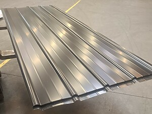 Restpartier 177 | Profil Tech Pandeplade Profil Sort Ral 9005, 0,50mm, 27 stk. B 1,08 x L 3,00 meter = 87 m²